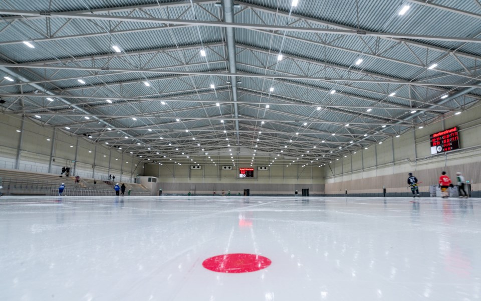 K5 led light in the ice hockey hall