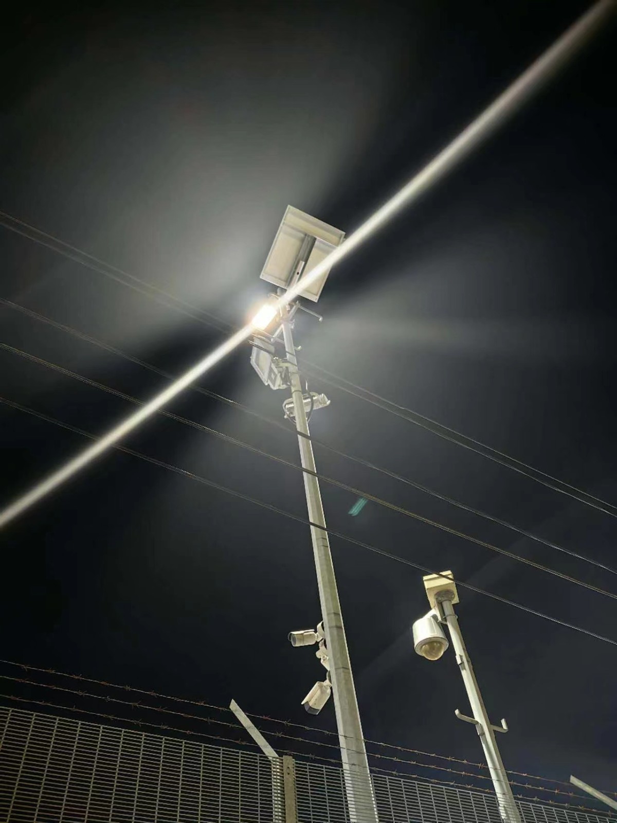 led high mast solar light