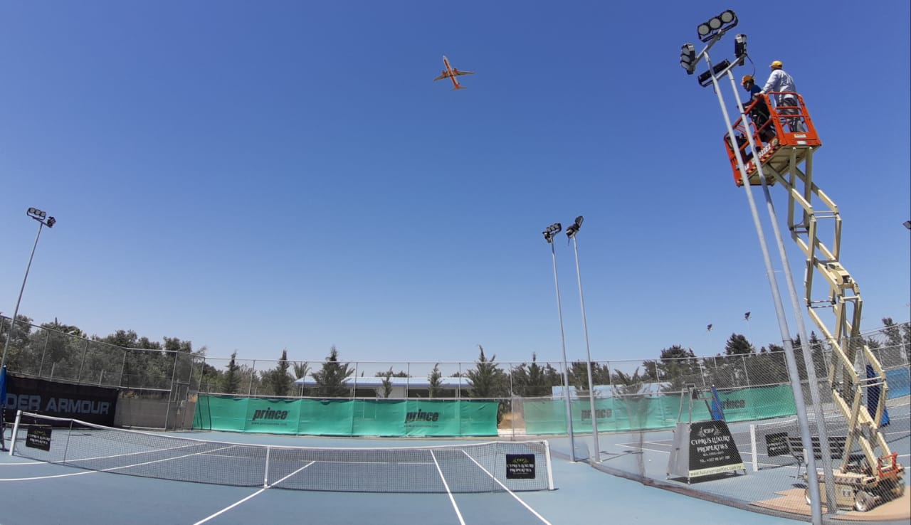 освещение теннисного корта на открытом воздухе