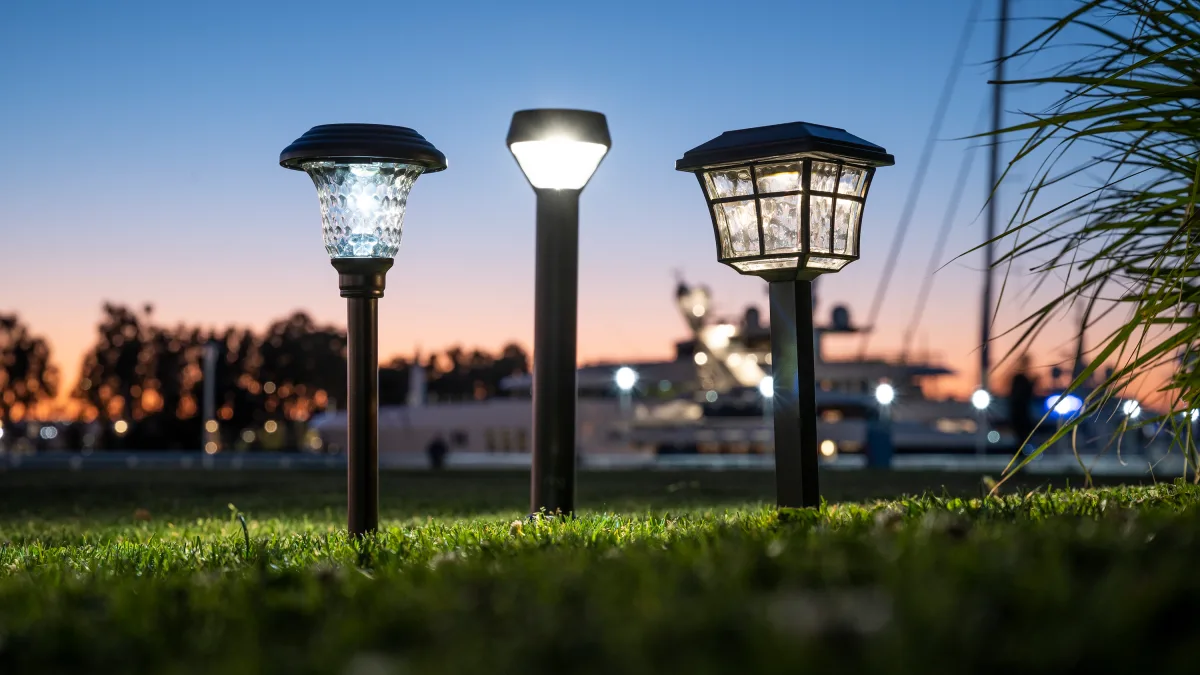 solar garden lights