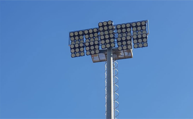 Светодиодные светильники для стадионов 40шт 960Вт в Израиле