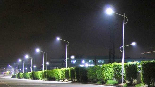 what are the pros and cons of led street lights?